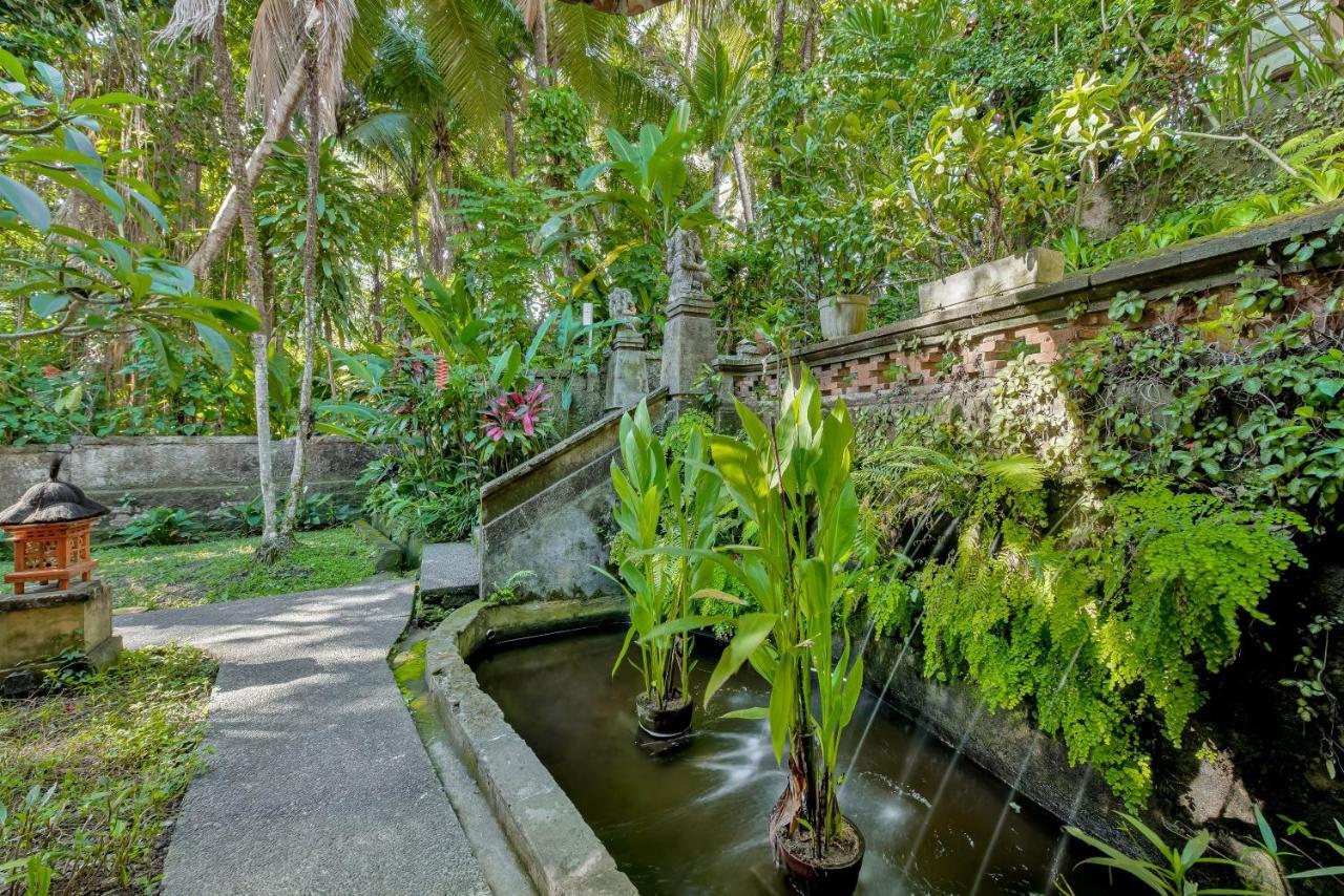 Kebun Indah होटल