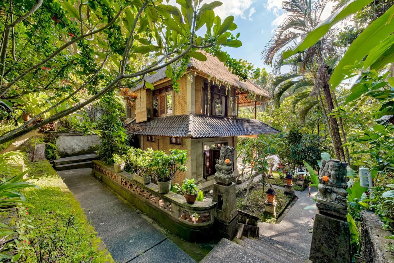 Kebun Indah होटल